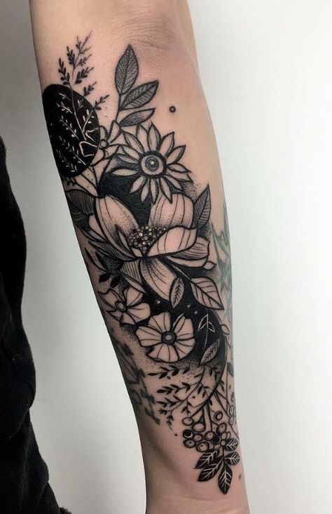 Black Flowers Tattoo Small Black Tattoos, White Flower Tattoos, Black And White Flower Tattoo, Tatuaje Cover Up, Black Flowers Tattoo, Floral Arm Tattoo, Tato Tradisional, Sunflower Tattoo Sleeve, Sunflower Tattoo Shoulder