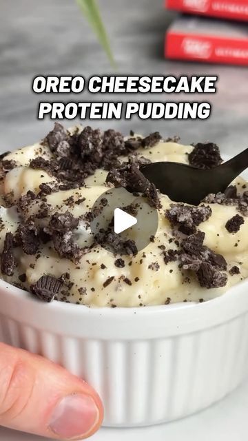 Goal Body Weight on Instagram: "• @goalbodyweight features recipes that have better macros for weight loss! Drop me a follow!  68g Protein Oreo Cheesecake Pudding 👀🔥  Calories and Macros per serving 300 calories  6g fat, 25g carbs, 34g protein  ✅ Ingredients (makes 2 servings): 1-1/4 cup ready to drink protein shake (300ml) 3/4 cup almond milk (180ml) 1-1/2 scoop vanilla whey protein (45g) @legion discount code KORY 1 packet sugar-free cheesecake pudding mix (40g) 4 crushed Oreo thins (30g)  If you want faster results on your weight loss, click the link in my bio⬆️  Recipe and video by @michaelkory All credit belongs to them . . . #GoalBodyWeight #WeightLossJourney #HealthyLiving #weightloss #protein #balancedeating #healthy #transformation #beforeandafter #healthyliving #weightlosstrans Oreo Protein Pudding, Oreo Cheesecake Pudding, Jello Protein, Protein Oreo, Crushed Oreo, Premier Protein Shakes, Oreo Thins, Oreo Pudding, Protein Recipe