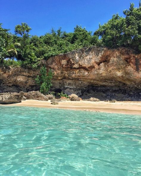 🇵🇷Playa Bena Blanca, Aguadilla, Puerto Rico🇵🇷 Insta📸: @xmv_pr Aguadilla Puerto Rico, Puerto Rico Island, Puerto Rico Beaches, Puerto Rico Trip, Puerto Rico Vacation, Puerto Rico History, Puerto Rican Pride, Puerto Rican Culture, Caribbean Islands