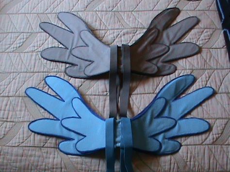 Rainbowdash and Derpy cosplay wings by NeonRedWings Derpy Hooves Cosplay, Derpy Cosplay, Twilight Sparkle Costume, Mlp References, How To Make Wings, Pony Costume, Wings Diy, Fursuit Ideas, Cosplay Wings