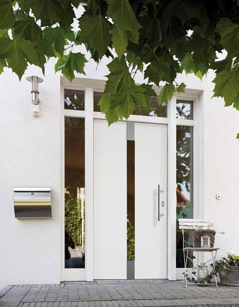 Fenstermann Aluminum doors with flush custom panel. Insulated designer glass and insulated aluminum make a secure and energy efficient door. Also available in Passive House Standard. Made in Germany. www.fenstermann.com Pvc Front Door, Pvc Front Doors, Front Doors With Glass Panels, Front Doors With Glass, Aluminium Front Door, Doors With Glass Panels, Glass Garage, Aluminum Doors, Garage Door Types