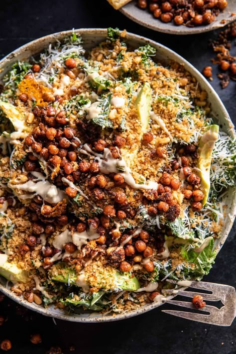 Parmesan Tahini Kale Salad with Breadcrumbs and Crunchy Chickpeas: A simple salad, but one that will leave you craving it weekly! Harvest Kale Salad, Harvest Kale, Half Baked Harvest Recipes, Salad Kale, Crunchy Chickpeas, Lots Of Food, Resep Salad, Bacon Salad, Healthy Banana Bread