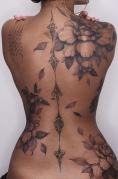 tattoo Garden Back Tattoo Women, Big Girl Tattoos Plus Size, Woman’s Back Tattoo, Plus Size Tattoo Ideas, Grandchildren Tattoos, Girl Back Tattoos, Women Tattoos, Men Tattoos, Photography Drawing