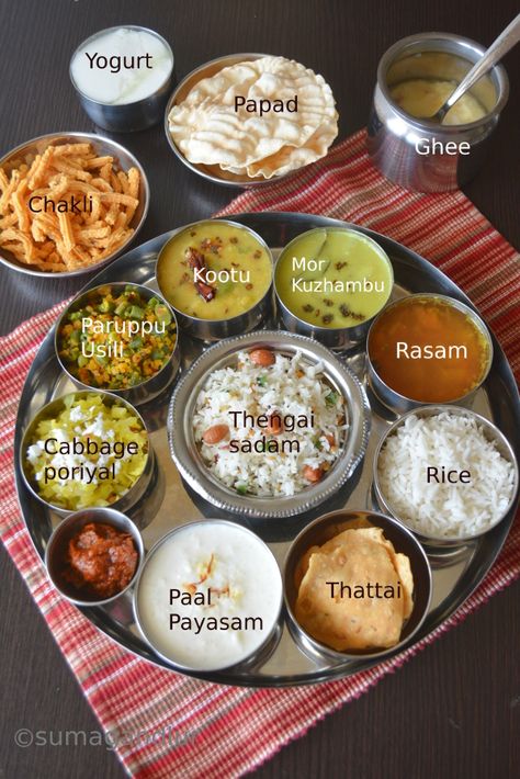 Veggie Platter: A Tamilnadu Thaali South Indian Thali, Lunch Recipes Indian, Indian Dinner Recipes, Plats Healthy, Indian Dinner, Indian Cooking Recipes, Sicilian Recipes, India Food, South Indian Food