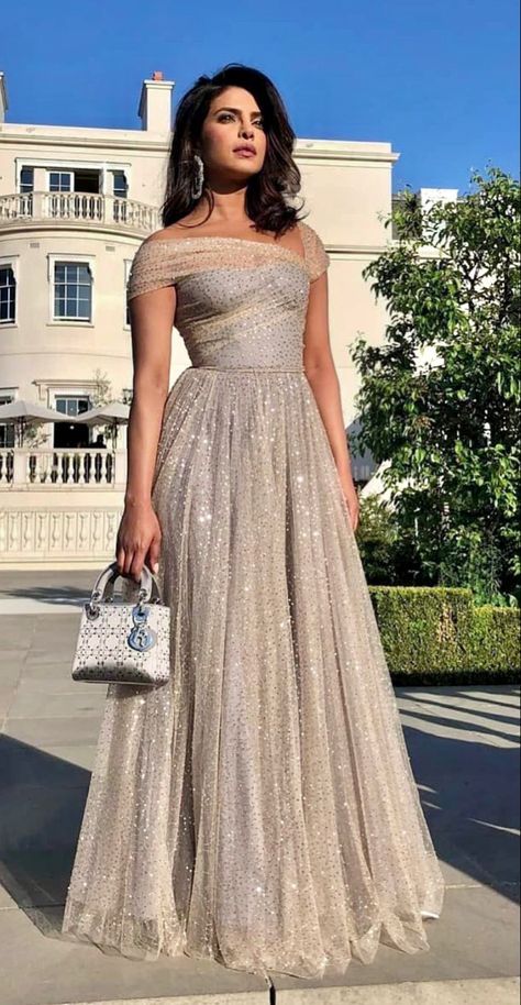 Reception Outfit, Reception Gown, Wedding Reception Dress, 90's Fashion, Cocktail Gowns, Indian Gowns, Engagement Dresses, Reception Dress, Priyanka Chopra