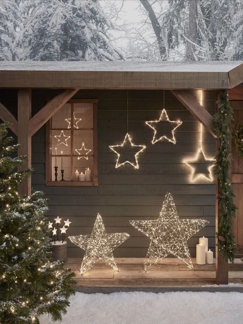 Porch Christmas Lights, Hanging Star Light, Christmas Entry, Christmas Lights Outside, Potted Christmas Trees, Christmas Tree Lots, Christmas Front Porch, Christmas Porch Decor, Front Porch Christmas Decor