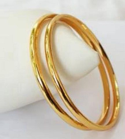 9 Beautiful 4 Gram Gold Bangles Designs And Images Plain Gold Bangles, Gold Bangles Indian, Gold Bangle Set, Bangles Gold, Wedding Jewellery Collection, Gold Plated Bangles, Bangles Jewelry Designs, Gold Jewelry Simple, Gold Bangles Design