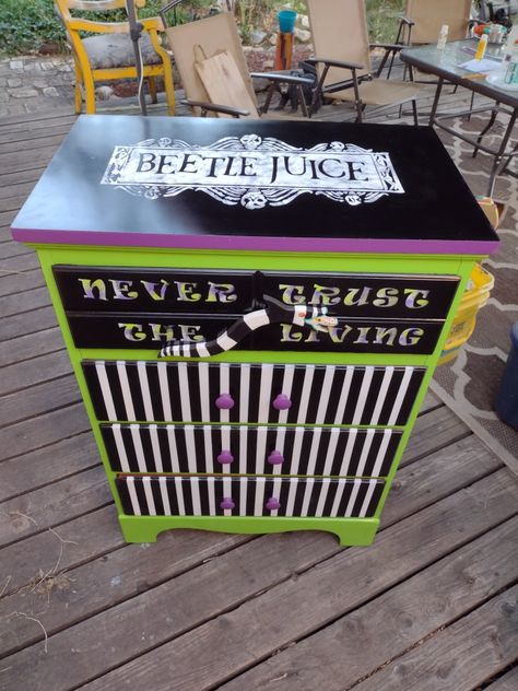 Beetle Juice Painted Furniture, Beetlejuice Dresser Diy, Beetlejuice Furniture Diy, Goth Craft Room, Beetlejuice Furniture, Beetle Juice Decorations Diy, Beetlejuice Crafts, Beetlejuice Bathroom, Beetlejuice Painting