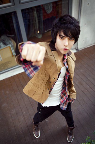 Mode Poses, 남성 근육, Poses Dynamiques, Ulzzang Style, Action Pose Reference, Male Pose Reference, Boyfriend Jacket, Male Clothes, Asian Guys