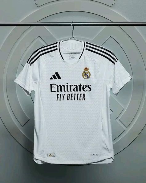 Real Madrid New Kit, Real Mardid, Real Madrid Home Kit, Real Madrid Basketball, Madrid Girl, Real Madrid Kit, Camisa Real Madrid, Best Soccer Shoes, Real Madrid Photos