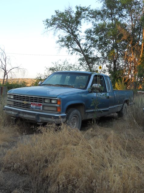 Old Blue Truck Old Blue Truck Aesthetic, Blue Pickup Truck Aesthetic, Old Pickup Truck Aesthetic, Blue Truck Aesthetic, Old Blue Truck, Blue Pickup Truck, Spring Movie, 80s Aesthetic Wallpaper, Farm Aesthetic