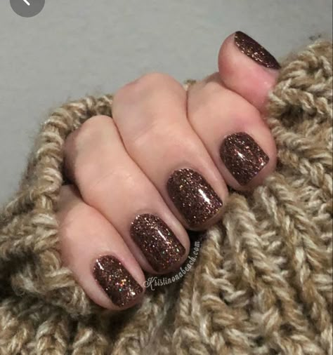 Nails Brown With Glitter, Brown Nails Gold Glitter, Bronze Sparkle Nails, Dark Brown Glitter Nails, Bronze Glitter Nails, Glitter Brown Nails, Brown Nails With Gold Glitter, Brown And Glitter Nails, Brown Sparkle Nails