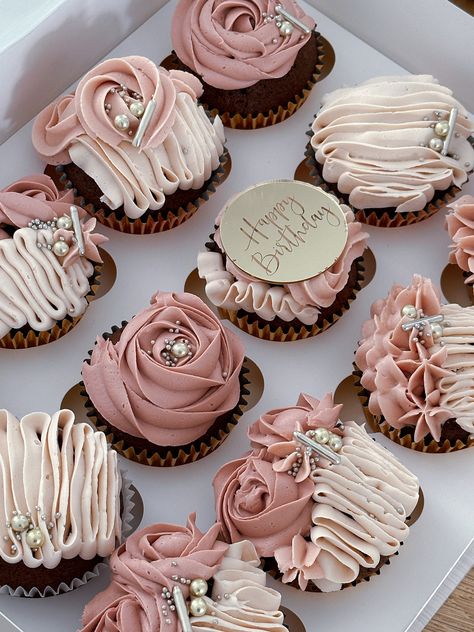 28th Birthday Cupcakes For Women, 90th Birthday Cupcakes For Women, Happy Birthday Cupcakes Ideas For Women, Sweet 16 Birthday Cupcakes, 13 Birthday Cupcakes, 21st Birthday Cupcake Ideas, Cupcake 18th Birthday, 60th Birthday Cupcakes For Ladies, 30th Birthday Cupcake Ideas For Women