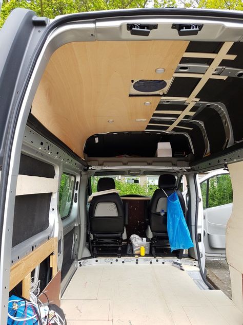 Floor, Ceiling & Walls: Ideas and Materials for Your Campervan Conversion Vehicle Living, Moto Van, Ford Transit Camper Conversion, Flexible Plywood, Kangoo Camper, Diy Van Conversions, Kombi Motorhome, T3 Vw, Ford Transit Camper