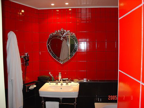 Romantic hotel room, Paris. Romantic Hotel Rooms, Themed Hotel Rooms, Red Bathroom, Heart Mirror, Neon Decor, Romantic Hotel, Bathroom Red, Bedroom Red, Hotel Bathroom