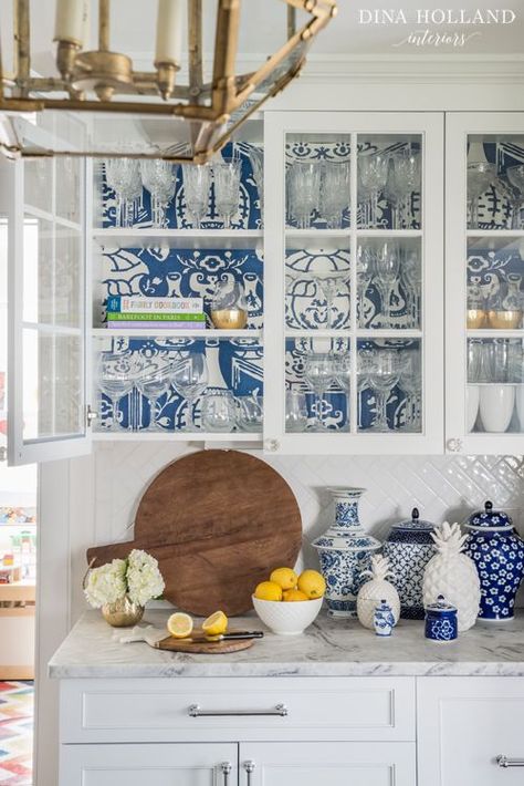 The Chinoiserie Kitchen Chinoiserie Kitchen, Glass Kitchen Cabinets, Wallpaper Shelves, Blue White Decor, New Kitchen Cabinets, Chinoiserie Chic, Diy Kitchen Cabinets, Transitional Kitchen, Upper Cabinets