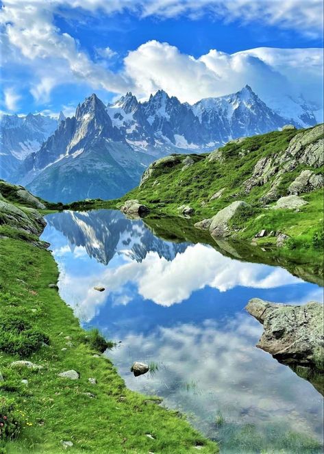 French Alps Summer, Snowboard Design, Chamonix France, Mountain Landscape Photography, French Alps, Dream Holiday, Natural Scenery, Landscape Pictures, Beautiful Backgrounds