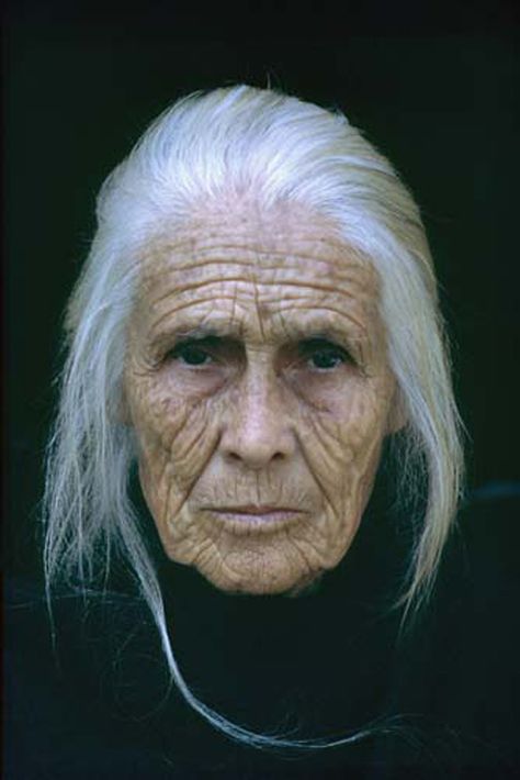 Wrinkles merely indicate where smiles have been. Old Age Makeup, Theatre Makeup, Robert Mapplethorpe, Old Faces, Stage Makeup, Wise Women, Ageless Beauty, Old Woman, Human Face