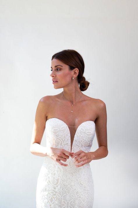 Strapless Dress Necklace, Strapless Wedding Dress Jewelry, Simple Wedding Dress Strapless, Wedding Dress Necklace, Wedding Accessories For Bride, Wedding Dress Jewelry, Wedding Bride Jewelry, Bridal Accessories Jewelry, Preowned Wedding Dresses