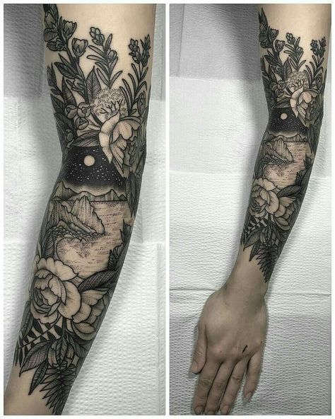 Badass Sleeve Tattoos, Natur Tattoo Arm, Hawaiian Tattoos, Nature Tattoo Sleeve, White Tattoos, Model Tattoo, Hawaiian Tattoo, Tattoos Geometric, Wolf Tattoo Design