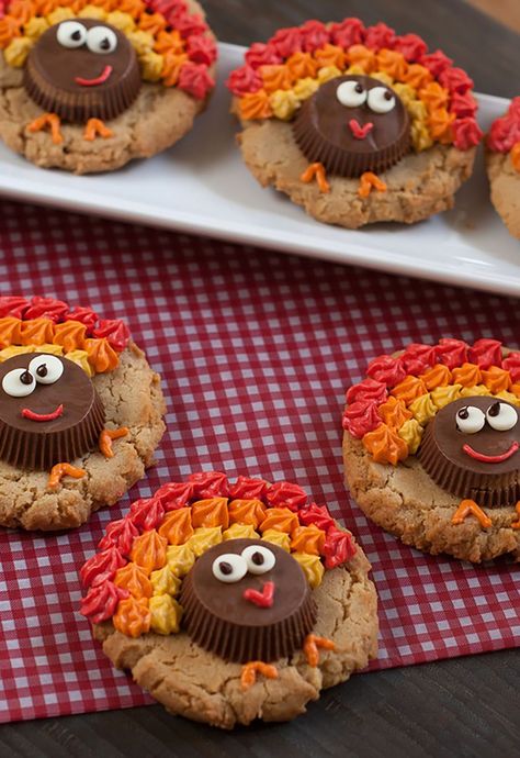 26 Easy Thanksgiving Cookies - Ideas for Thanksgiving Cookie Recipes Peanut Butter Cup Turkey Cookies, Cookie Recipes Thanksgiving, Thanksgiving Desserts Kids, Thanksgiving Snacks, Turkey Cookies, Thanksgiving Cookies, Thanksgiving Treats, Reeses Peanut Butter Cups, Peanut Butter Cup