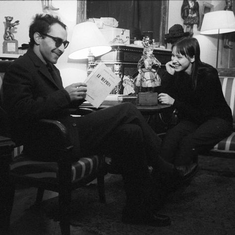 Anna Karina And Jean-Luc Godard photographed by Jack Garofalo (Paris Match), Saint-Michel, France, february 1963.🌸 Juliet Of The Spirits, Maria Schneider, French New Wave, Chase Hudson, Anna Karina, Jean Luc Godard, French Cinema, French Actress, Old Love