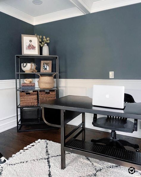 31 Modern Wainscoting Ideas That Are Full of Style Office Wainscoting, Farmhouse Office Space, Black Metal Bookshelf, Wainscoting Office, Dark Gray Walls, Modern Wainscoting Ideas, Masculine Home Offices, Modern Wainscoting, Bedroom Masculine