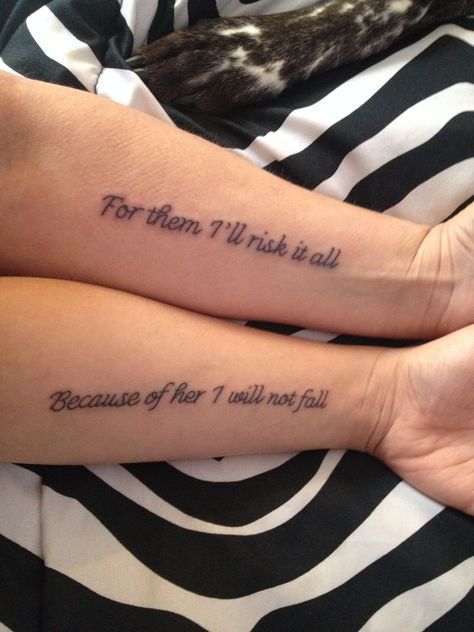 Simple Mother Daughter Tattoos, Mum And Dad Tattoos, Mother Tattoo, Small Wave Tattoo, Son Tattoos, Mother Son Tattoos, Father Daughter Tattoos, Mom Daughter Tattoos, Tato Dengan Makna