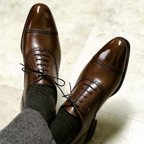 #carminashoemaker #carmina #shoes #dresspants #men #menswear #mensfashion #mensstyle #morning #shoes #shoeporn #shoegame #shoegasm #wiwt #saturday #newjersey #newyork #fashion #fashiongram #fashionblogger #captoe #brownshoes Brown Oxfords Men, Shoes And Socks, Quality Leather Boots, Oxford Shoe, Custom Design Shoes, Leather Formal Shoes, Brown Dress Shoes, Brown Oxfords, Leather Oxford Shoes