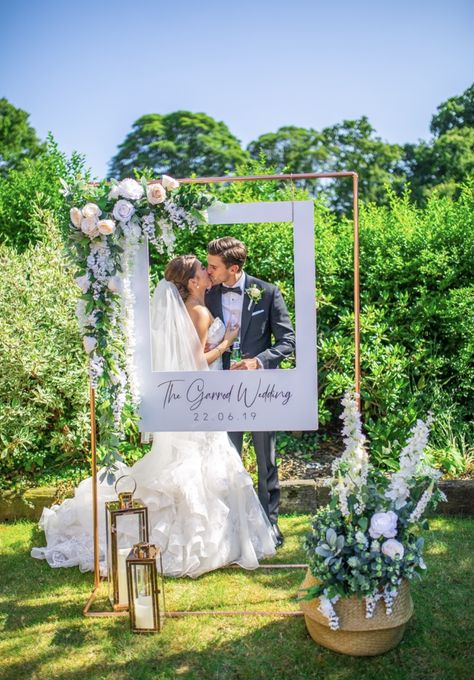 Sustainable Garden Design, Diy Wedding Photo Booth, Photo Backdrop Wedding, Dream Wedding Decorations, Wedding Planning Decor, Copper Frame, Wedding Entrance, Wedding Decor Style, Wedding Activities