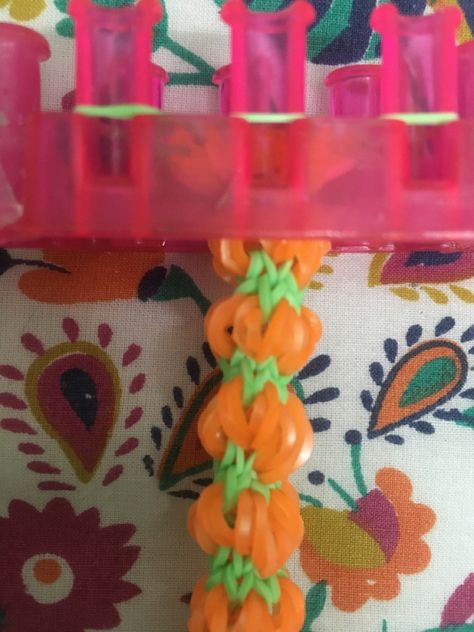 Rainbow Loom Bracelets Tutorial, Rainbow Loom Pumpkin, Starburst Rainbow Loom Bracelet, Fall Loom Bracelet, Loom Bracelet Idea, Loom Band Patterns Instructions Easy, Rubber Band Loom Bracelets, Loom Bands Easy Step By Step, Monster Loom Bracelets Tutorials