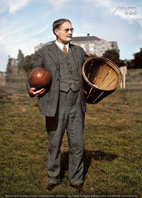 First Basketball Game, James Naismith, Peach Basket, Basketball Training Equipment, Basketball Tricks, Girls Basketball Shoes, Bola Basket, Basketball History, Basketball Tips