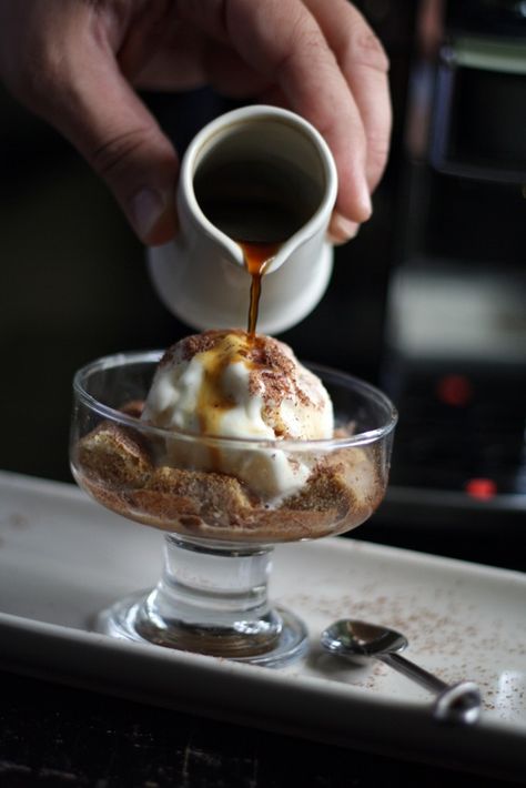 Coffeemisu (coffee+tiramisu) Coffee Dessert, Dessert Lover, Eat Dessert First, Love Coffee, Coffee Cafe, Eat Dessert, Frozen Desserts, Frozen Treats, Art Of Living