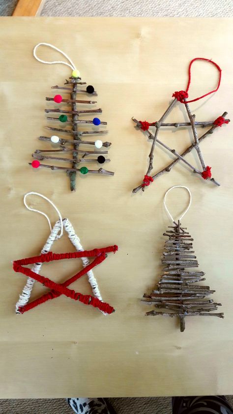 Mini Twig Christmas Tree, Diy Twig Ornaments, Twig Christmas Ornaments, Twig Tree Decorations, Christmas Ornaments Made From Nature, Mini Christmas Crafts, Twig Christmas Decorations, Kid Christmas Crafts, Eco Christmas Decorations