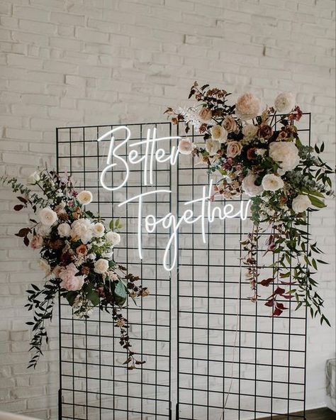 Petal & Wren on Instagram: "A real small part of us hopes the grid wall trend never dies 🤫 photo @samanthamphoto #flowersofinstagram #weddingflorist #weddinginspiration #weddingflowers #newenglandbride #stylemepretty #floralfix #flowergram #petalandwren #underthefloralspell #floraldesign #newenglandwedding #instablooms #calledtobecreative #allthingsbotanical #botanicalpickmeup #untoldvisuals #eventdesign #gridwallflowers #moodyblooms #bostonwedding" Picture Wall Wedding Backdrop Ideas, Backdrop Ideas For Wedding, Classy Backdrop, Photo Op Wall, Wedding Photo Wall, Wedding Photo Backdrops, Wedding Photo Walls, Wall Trends, Grid Wall