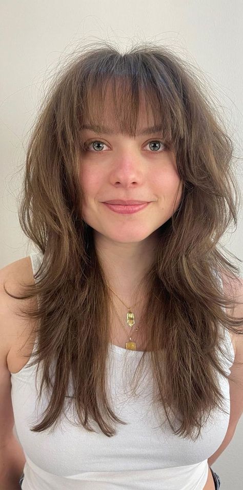 Long Hair With Layers Shag, 90s Shag Hair Long, Faye Webster Haircut, Shag Womens Haircuts, Haircut Shaggy Layers, Wolfcut Shag With Bangs, Shaggy Long Haircut, Haircut Bangs And Layers, Long Female Mullet