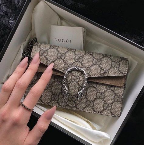 Dompet Gucci, Kelly Bag, Luxury Purses, Fancy Bags, Pretty Bags, Cute Purses, Prada Handbags, Purses Designer, Cute Bags