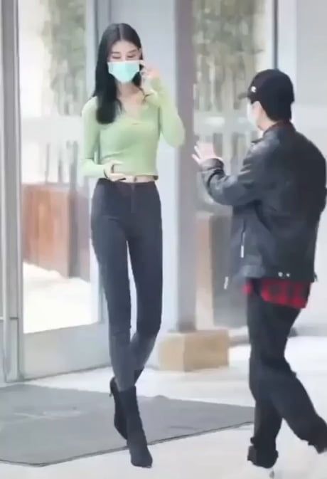 Her Legs. Casual Relationship, 남자 몸, Communication Styles, Style Looks, Best Street Style, Tall Girl, Perfect Image, Tall Women, Street Style Looks