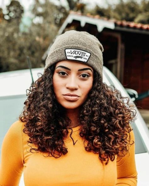 Top 12 Cozy Beanie Hairstyles To Wear All Winter Curly Hair Winter Hat, Curly Hair Beanie Hairstyles, Curly Hair With Beanie, Curly Hair Beanie, Beanie Curly Hair, Curly Accessories, Hat Curly Hair, Best Haircut For Curly Hair, Hair Flyaways