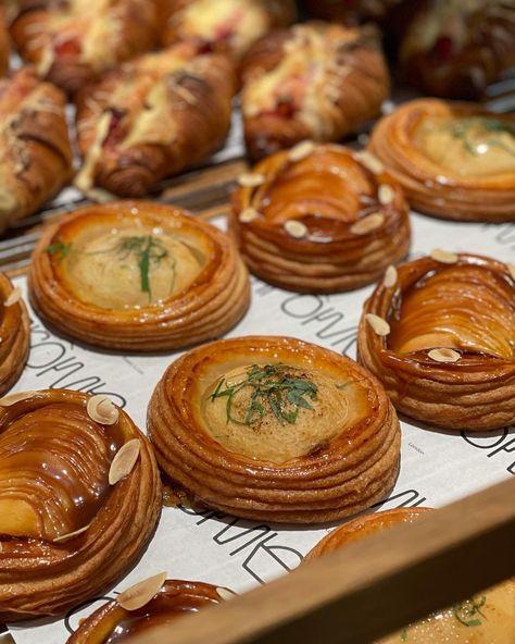 Arôme Bakery (@aromebakerylondon) posted on Instagram: “New on our daily menu is this Pear & Shiso Danish 🍐 Soft juicy pears, shiso leaves & some almond cream - all resting on a crispy laminated…” • Nov 25, 2021 at 9:00am UTC Pear Danish, Kowalski Bakery, Shiso Leaves, Danish Bakery, Pastry Design, Croissant Recipe, Kawaii Dessert, Danish Pastry, Almond Cream