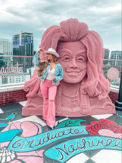 Girly Nashville Outfits, 21st Bday Nashville, Dolly Parton Concert Outfit, White Limozeen Nashville Outfit, 30th Birthday Nashville, Dolly Parton Outfit Ideas, 21st Nashville Birthday, Nashville Photo Ideas, Pink Nashville Outfit