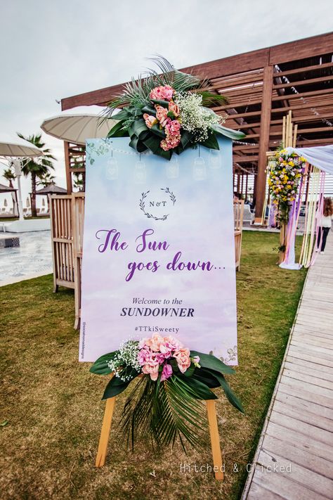 Wedding Guest Etiquette, Bride Groom Photoshoot, Dyi Wedding, Small Wedding Bouquets, Floral Archway, Wedding Background Decoration, Wedding Entrance Decor, Mehndi Decor, Stage Decoration