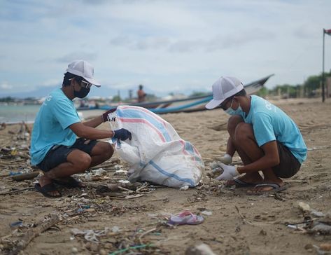 On this World Wildlife Day, let's give a nod to those doing their bit to protect our beautiful wild spaces 🌍✨. From clean-up initiatives at our local beaches 👏 to global conservation efforts, every action matters. Do your part, because safeguarding the wild starts with us! Curious? Tap to know more. 
#WorldWildlifeDay #NatureLovers #EnvironmentGoals #Sustainability #WildlifeConservation Ocean Cleanup, Wildlife Day, Environmental Movement, College Application, Sustainable Tourism, Extra Curricular Activities, Extra Curricular, Wildlife Conservation, Free Things To Do