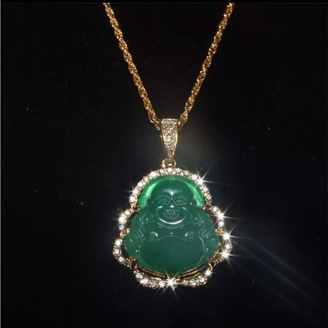 Buddah Necklace With Green Stone. Necklace With Green Stones, Buddha Pendant Necklace, Buddha Necklace, Bling Necklace, Necklaces Gold, Jewel Necklace, Green Stones, Buddha Pendant, Party Necklace