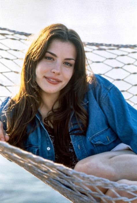 Liv Tyler Hair, Liv Tyler 90s, Mia Tyler, Estilo Ivy League, Stealing Beauty, Elisabeth Shue, Empire Records, Elizabeth Hurley, Michelle Rodriguez