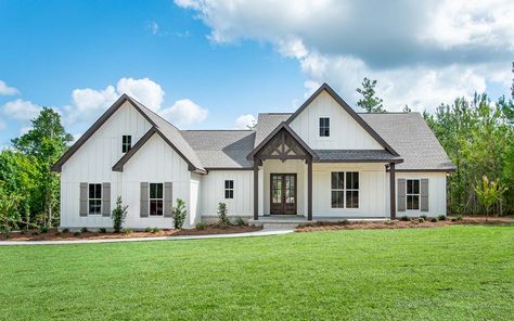 Hidden Pantry Floor Plan, Farmhouse Craftsman, Board And Batten Exterior, American Farmhouse, Ranch Style House Plans, Open Living Area, Open Concept Floor Plans, Farmhouse House, Farmhouse Plan