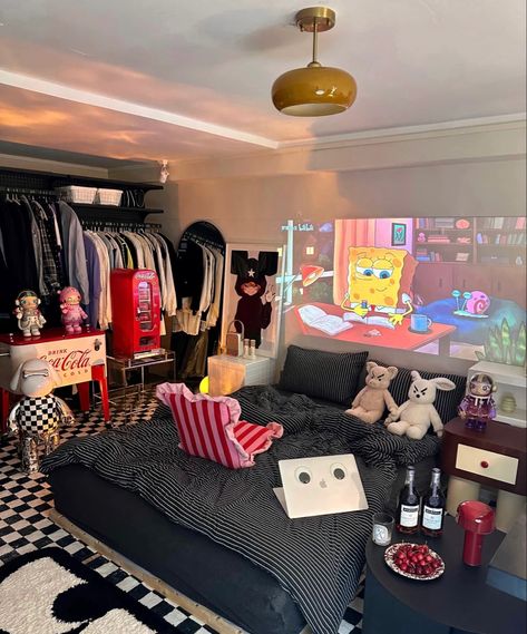 Hypebeast Apartment Bedroom, Hypebeast Interior Design, Hype Beast Closet, Aesthetic Men Room Ideas, College Room Inspo Aesthetic, Black Themed Apartment, Hypebeast Decoration, Urban Room Aesthetic, Hypebeast Kitchen