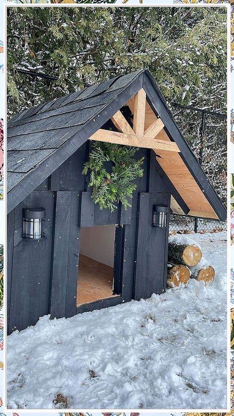 Looking to upgrade your furry friend's outdoor space? Check out these 7 genius outdoor dog kennel ideas that will transform your pet's space into a haven of comfort and style. From spacious designs to creative DIY projects, discover the perfect solution for your pup's needs. Create a safe and inviting environment with these outdoor dog kennel ideas! Winter Dog House, Double Dog House, Outdoor Dog Kennel Ideas, Large Dog House Outdoor, Easy Dog House, Outdoor Dog Area, Outside Dog Houses, Big Dog House, Dog Kennel Ideas