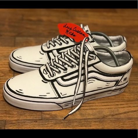 Vans Custom Ideas, Cartoon Vans, Vans Old Skool Custom, Graffiti Shoes, Painted Shoes Diy, Custom Sneakers Diy, Old Skool Vans, Painted Vans, Custom Painted Shoes