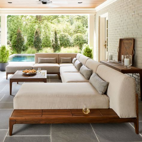 <p>Unleash your creativity and embrace the art of outdoor living with the <b>Mix Sectional Chaise Lounge</b> (28490) by Jensen Outdoor. Mix Collection effortlessly combines fashion, function, and luxury with its clean lines and sleek contours, all crafted from 100% FSC®-certified Ipe timber. This tropical hardwood is renowned for its unparalleled strength, enduring beauty, and resistance to the elements and wear. Upon arrival, Ipe showcases a deep, chocolate brown color Modern Outdoor Sectional Sofa, Outdoor Couches Patio, Outdoor Modular Seating, Outdoor Luxury Furniture, Outdoor Couch Ideas, Modern Living Room Sectional, Mid Century Modern Patio Furniture, Modern Sectional Living Room, Tropical Lounge